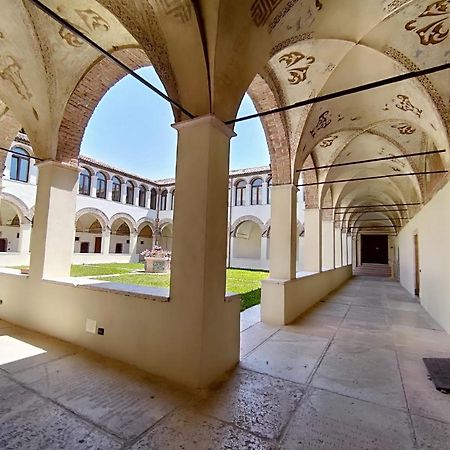 ヴェローナ Domus San Bernardino Bed & Breakfast エクステリア 写真